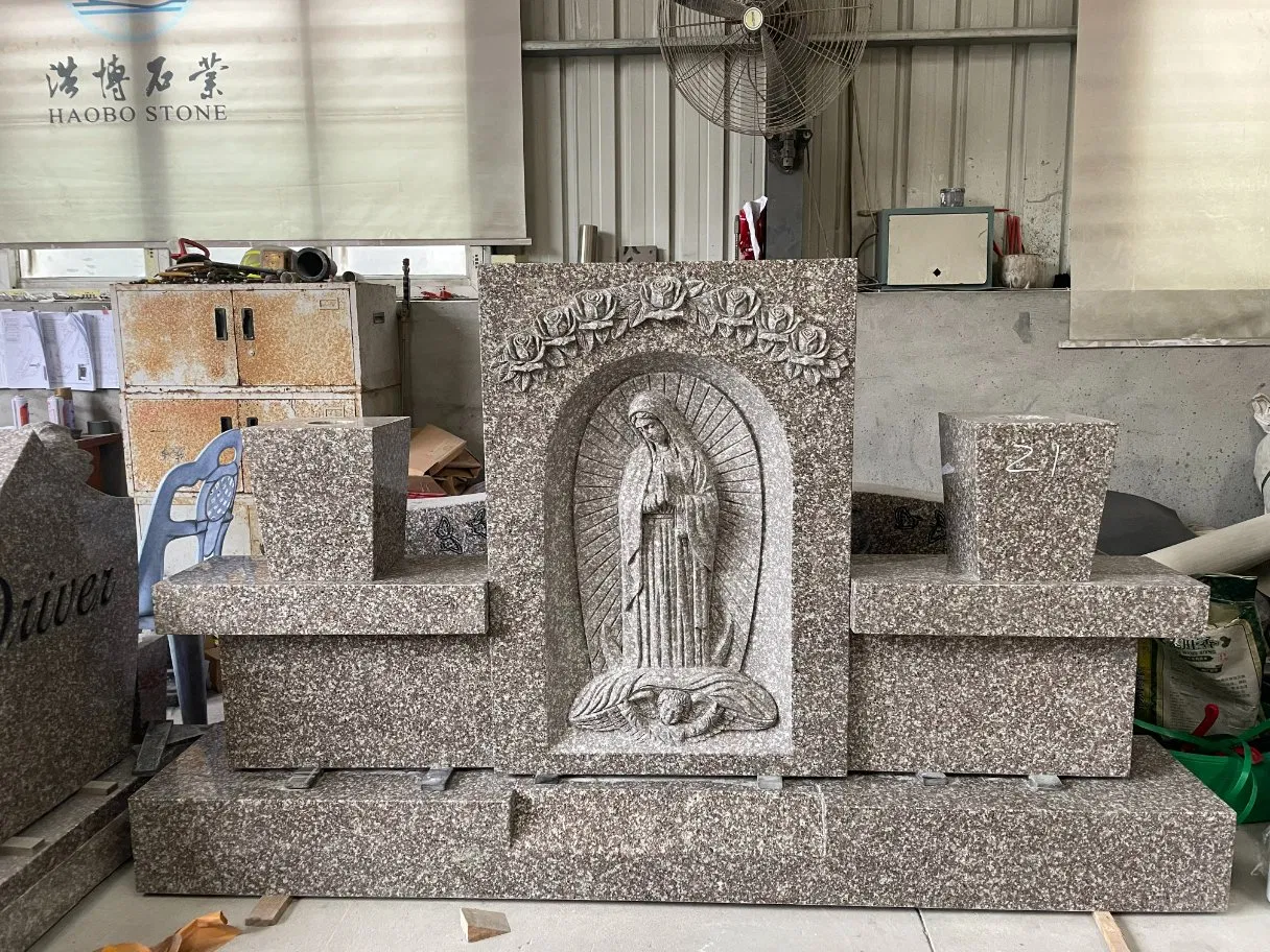 American Monument Quality Craftsmanship Granite Headstone with Nice Carving
