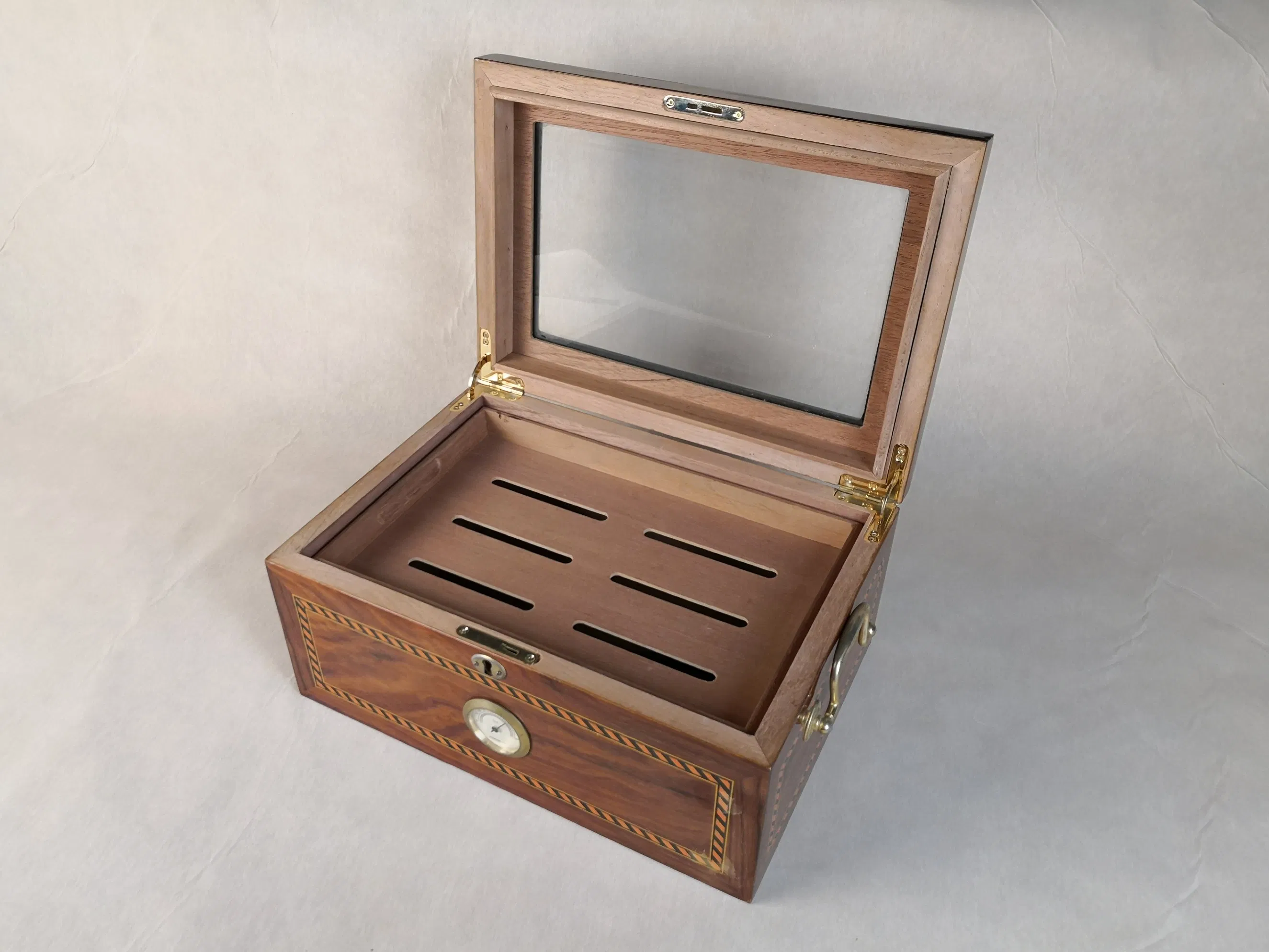 Cedar Glossy Wooden Cigar Box Custom Packaging Luxury Box with Skylight Ndmcg-02