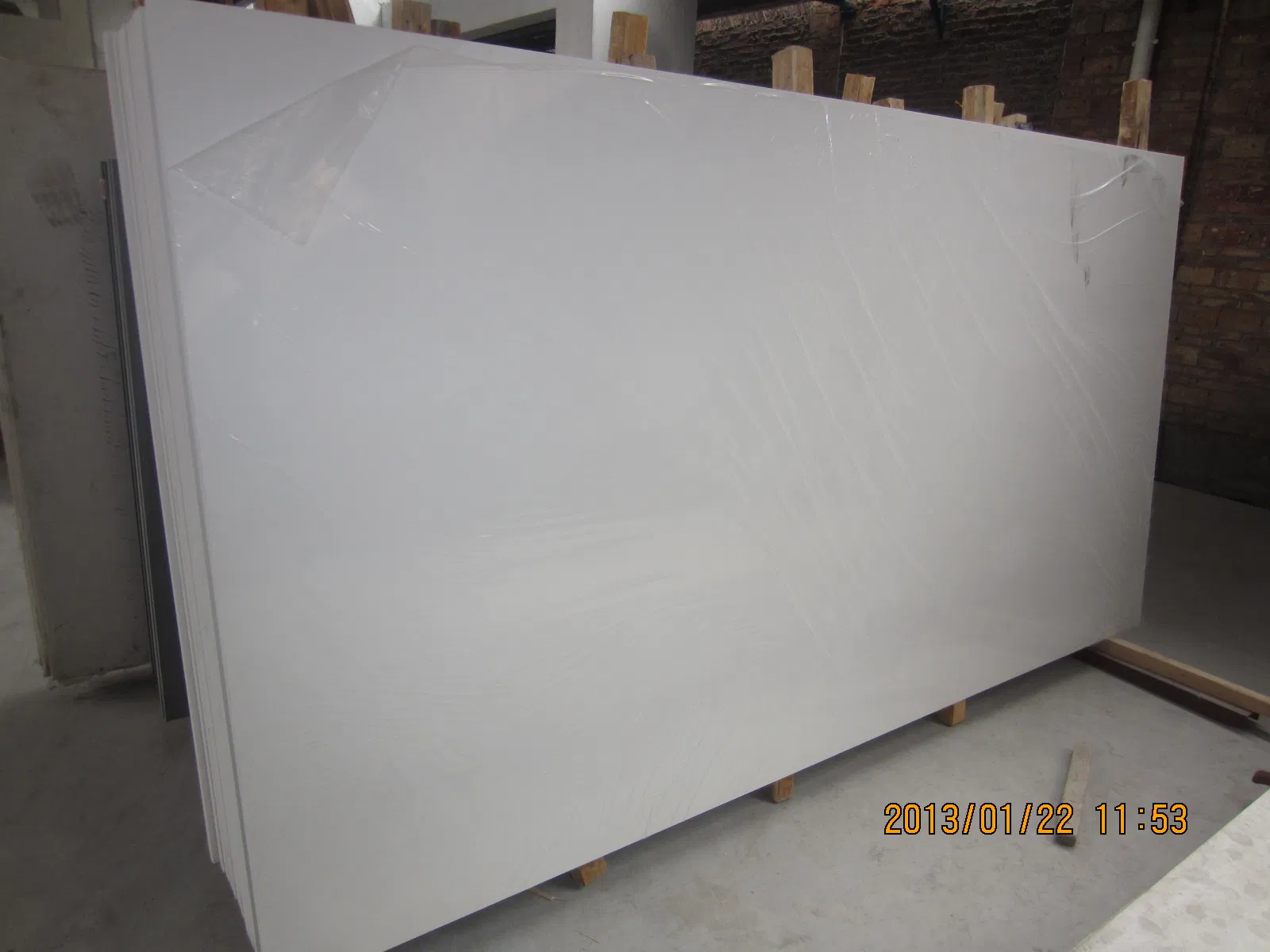 Premium White Quartz Countertop for Elegant Kitchen Designs