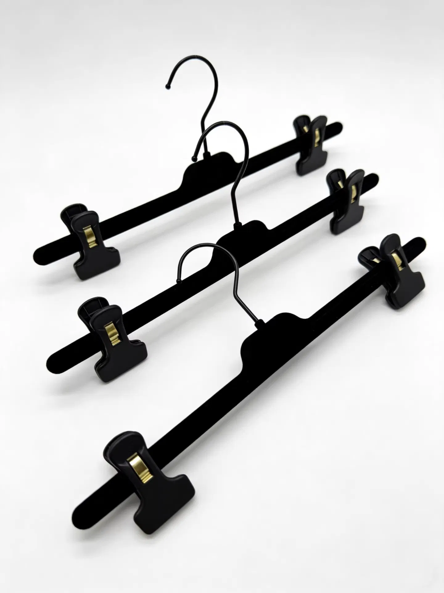 Black Clamp Skirt Nonslip Velvet Custom Trouser Hanger with Clips
