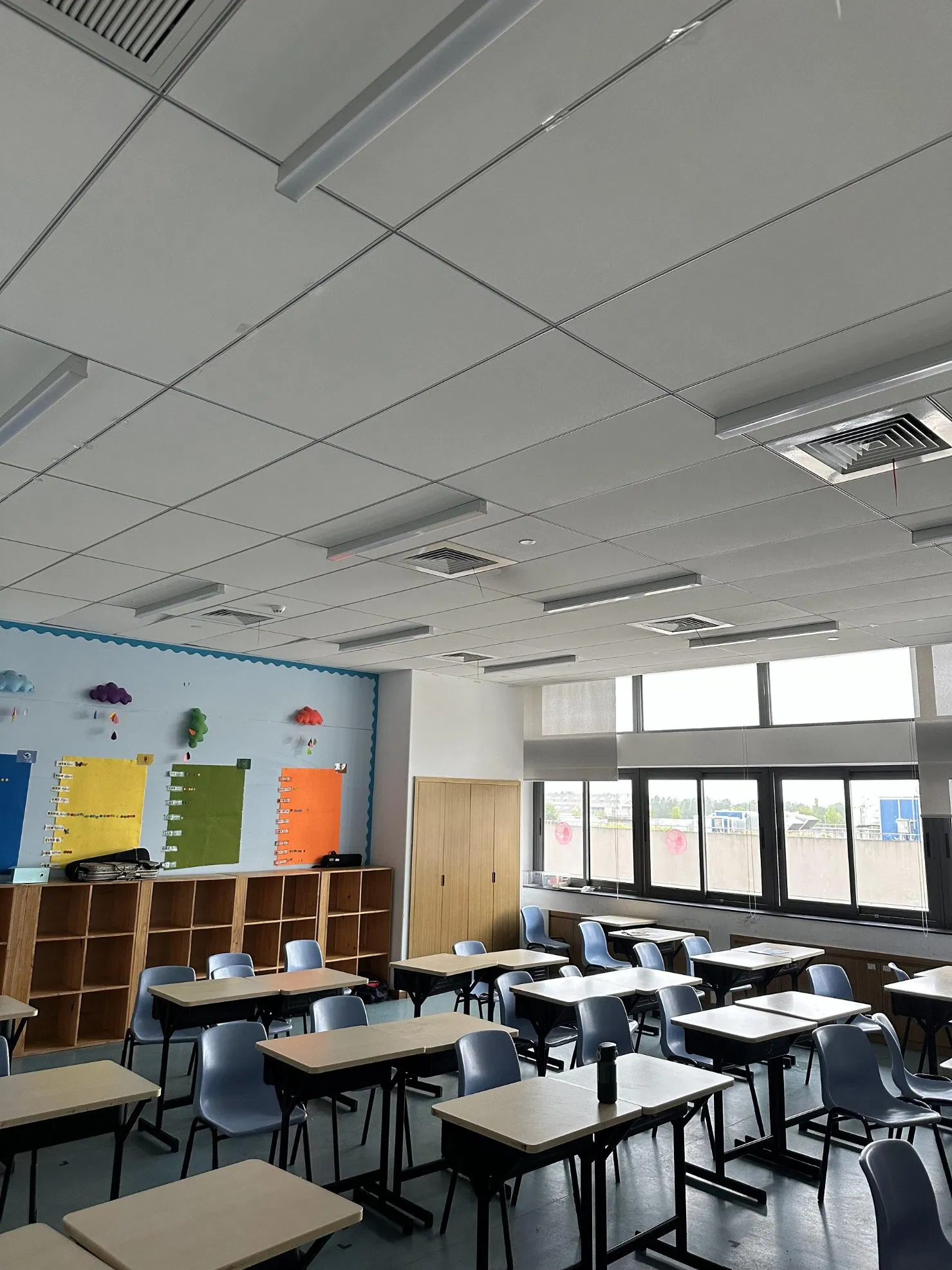 Fire-Proof and Mold-Proof Fiberglass Acoustic Insulation False Ceiling Board for School and Classroom Ceiling