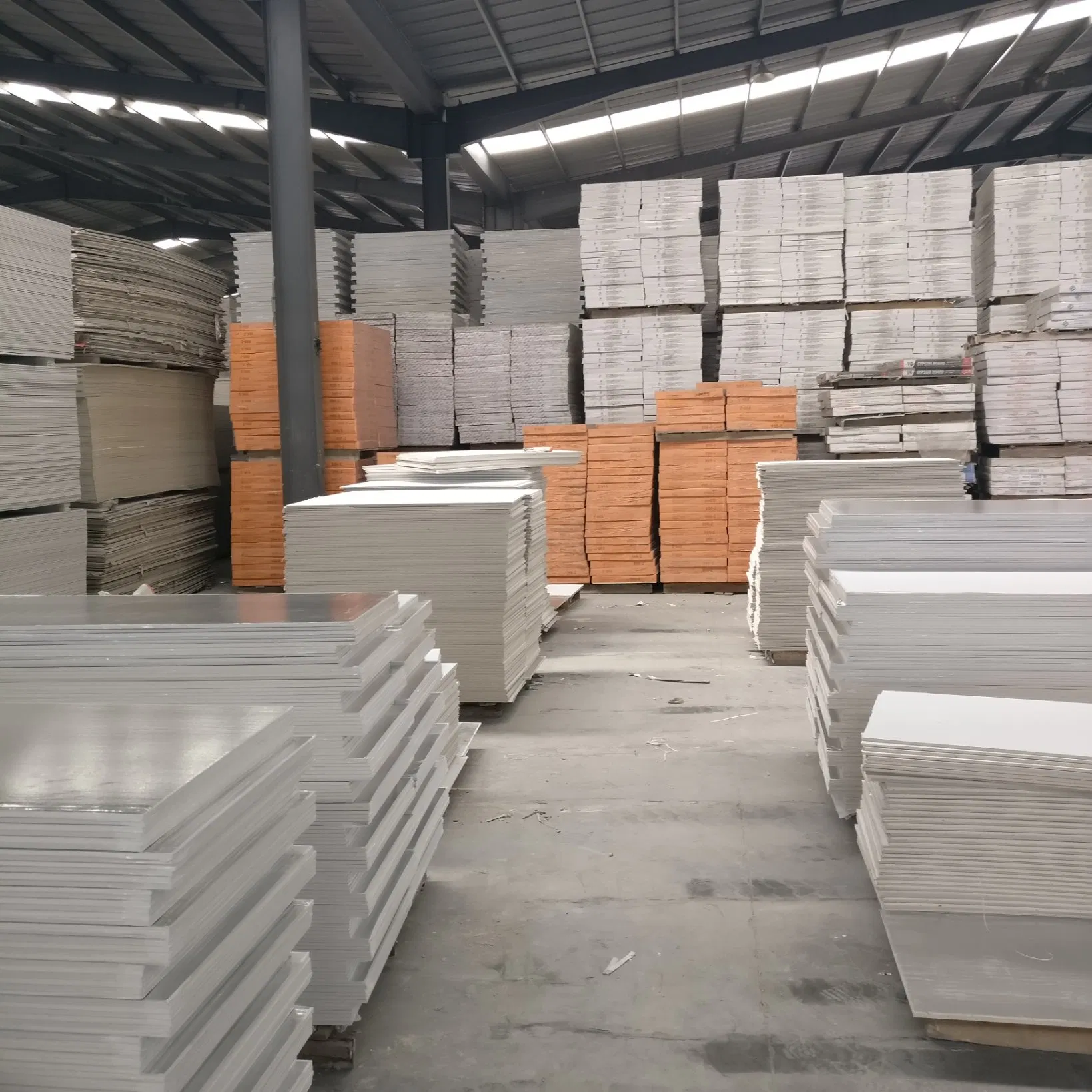 595X595mm PVC Vinyl Laminated Gypsum Ceiling Board False Ceiling Board