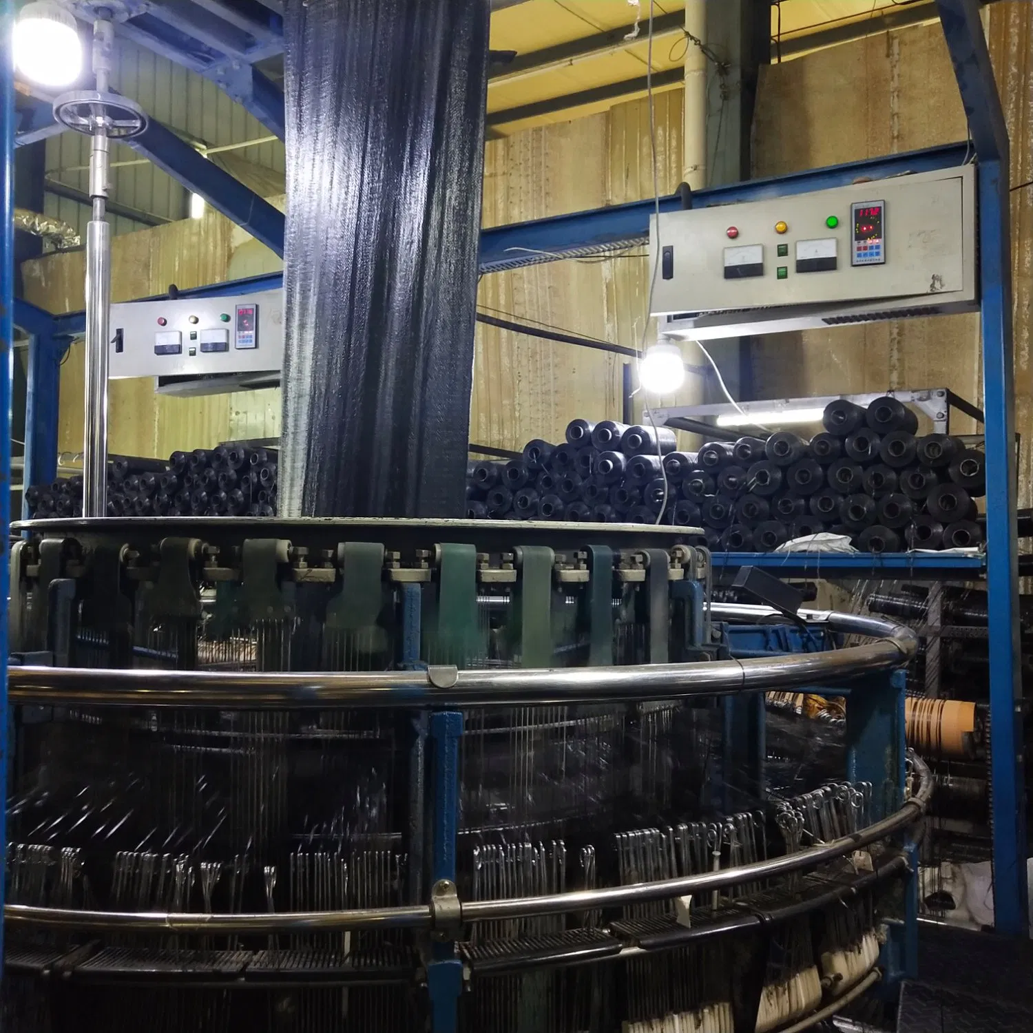 Good Quality UV Stabilized Weed Control Mat Ground Cover PP Woven Fabric Roll