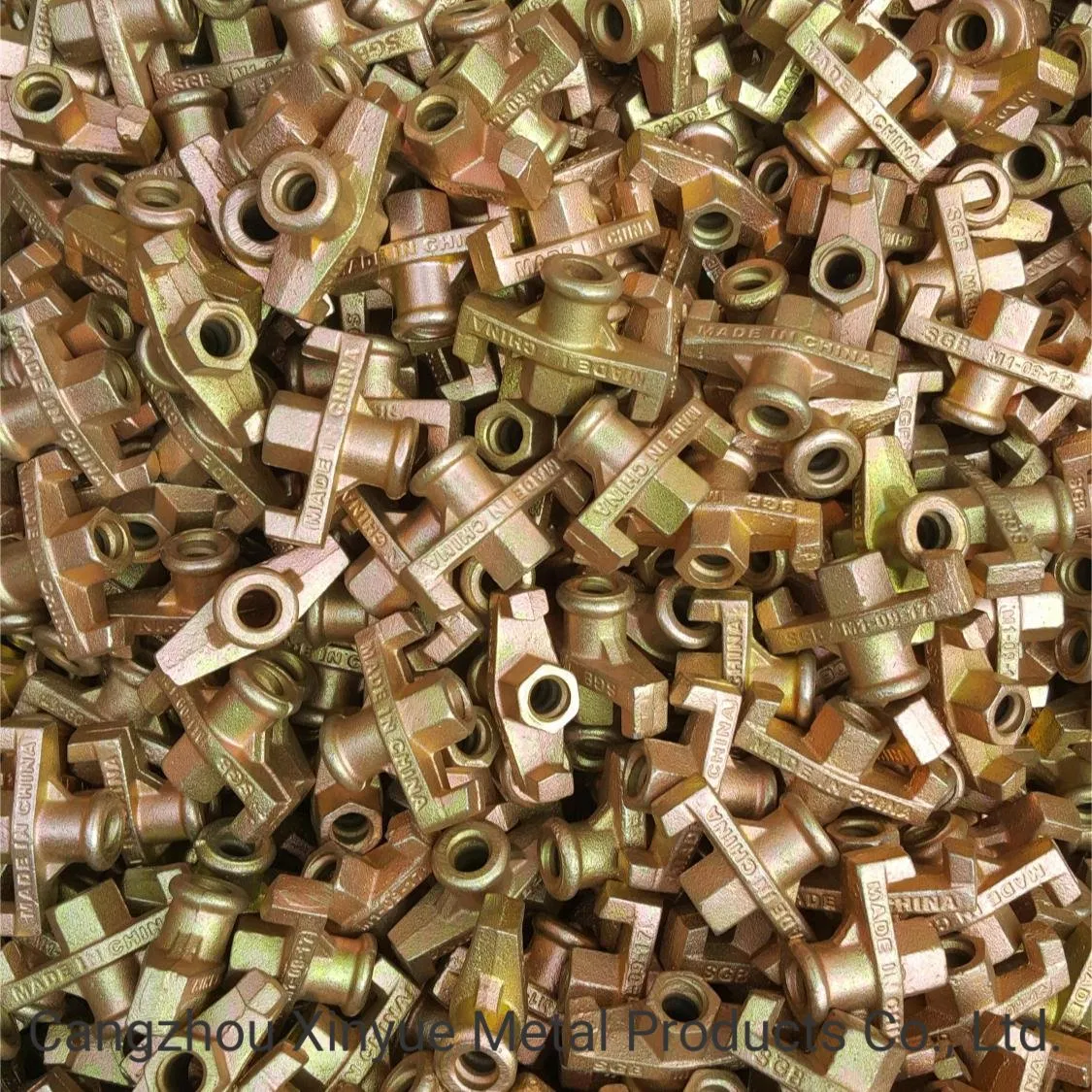 Анкерная гайка-бабочка трехлепестковая с квадратной пластиной