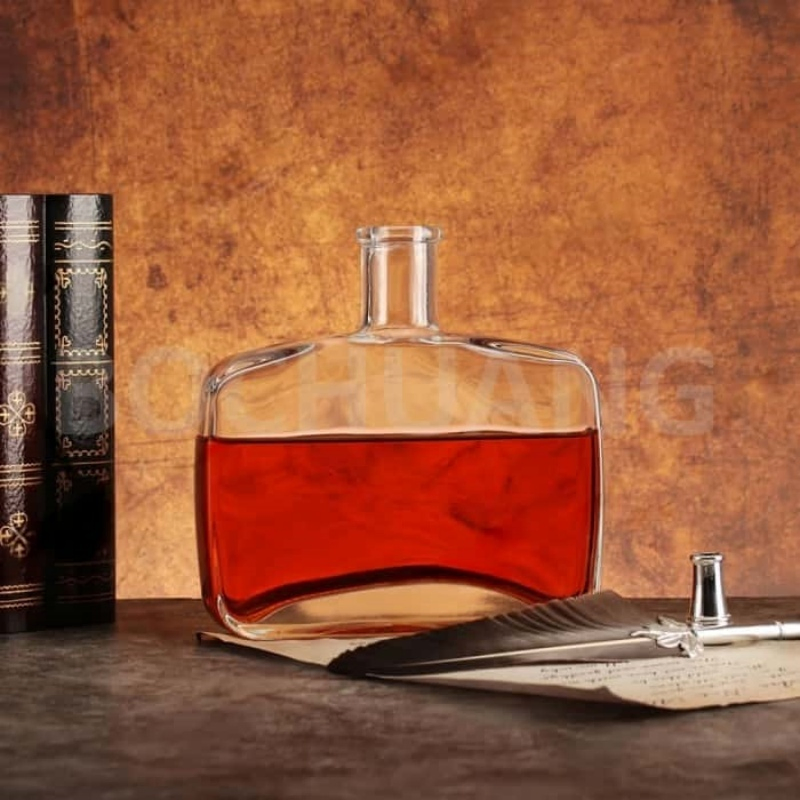 Factory Supply Popular Clear Super Flint 750ml 75cl 700ml 70cl Liquor Empty Flat and Round Tequila Glass Bottle