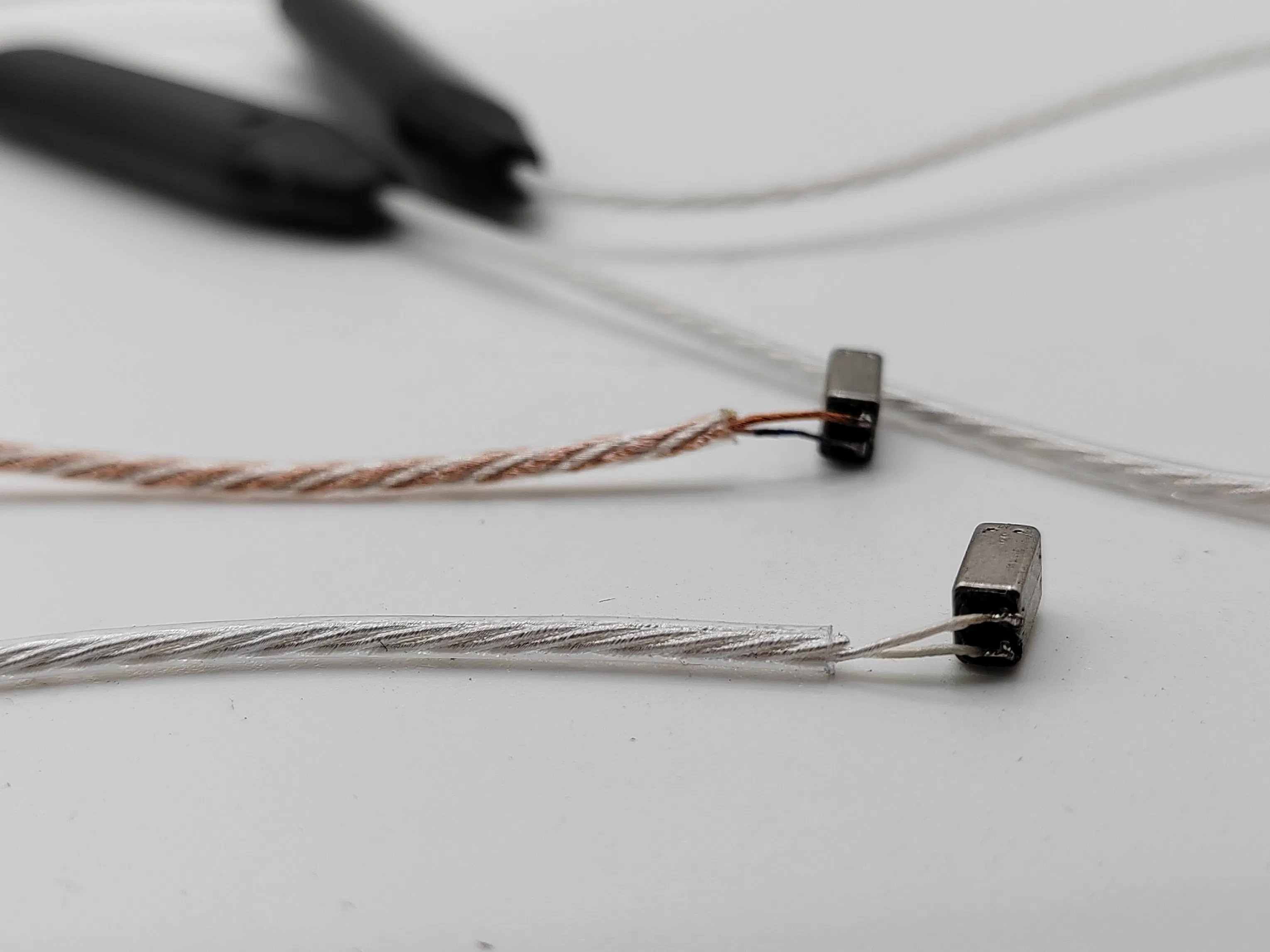 Наушники PENSVOX с подвижным якорем, 24 ч работы