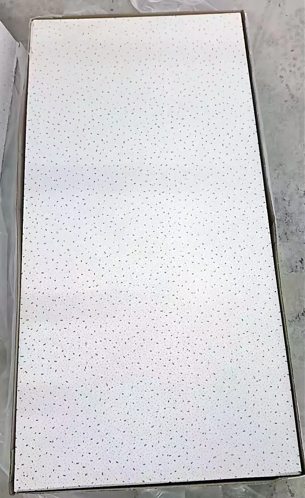 High-Quality Sound-Absorbing Ceiling Armstrong Mineral Fiber Ceiling Rh90