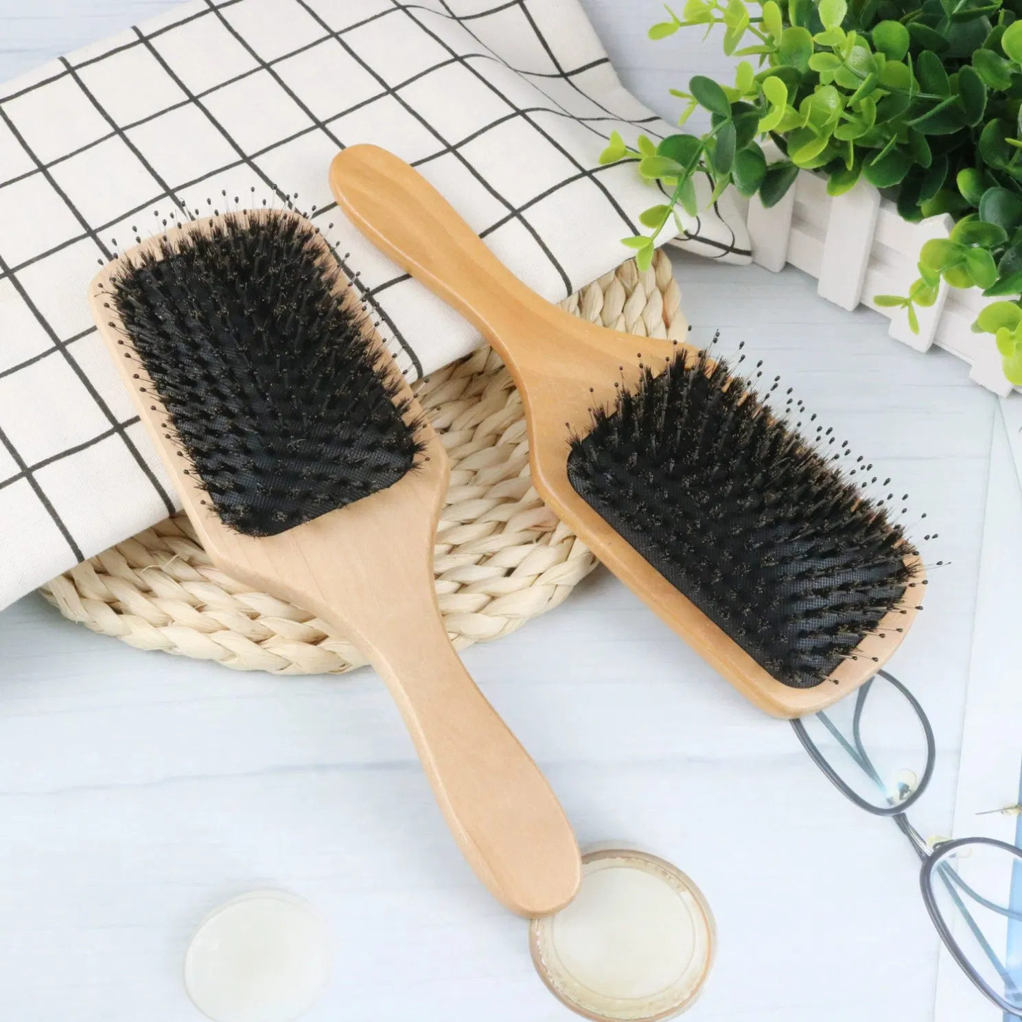 Массажная щетка для волос из бамбука с натуральной щетиной