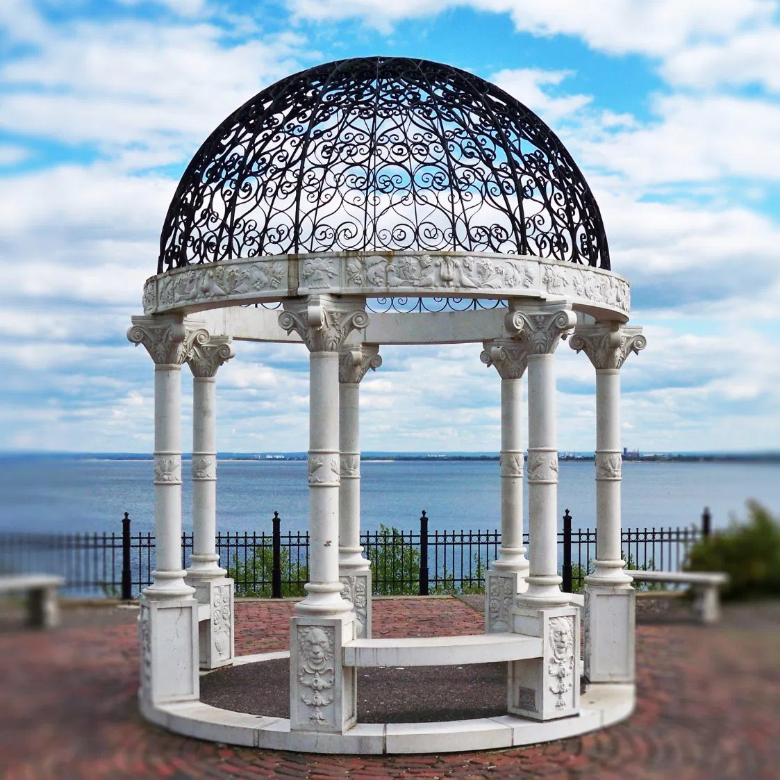 White Marble Gazebo with Columns and Balustrade for Garden Decoration