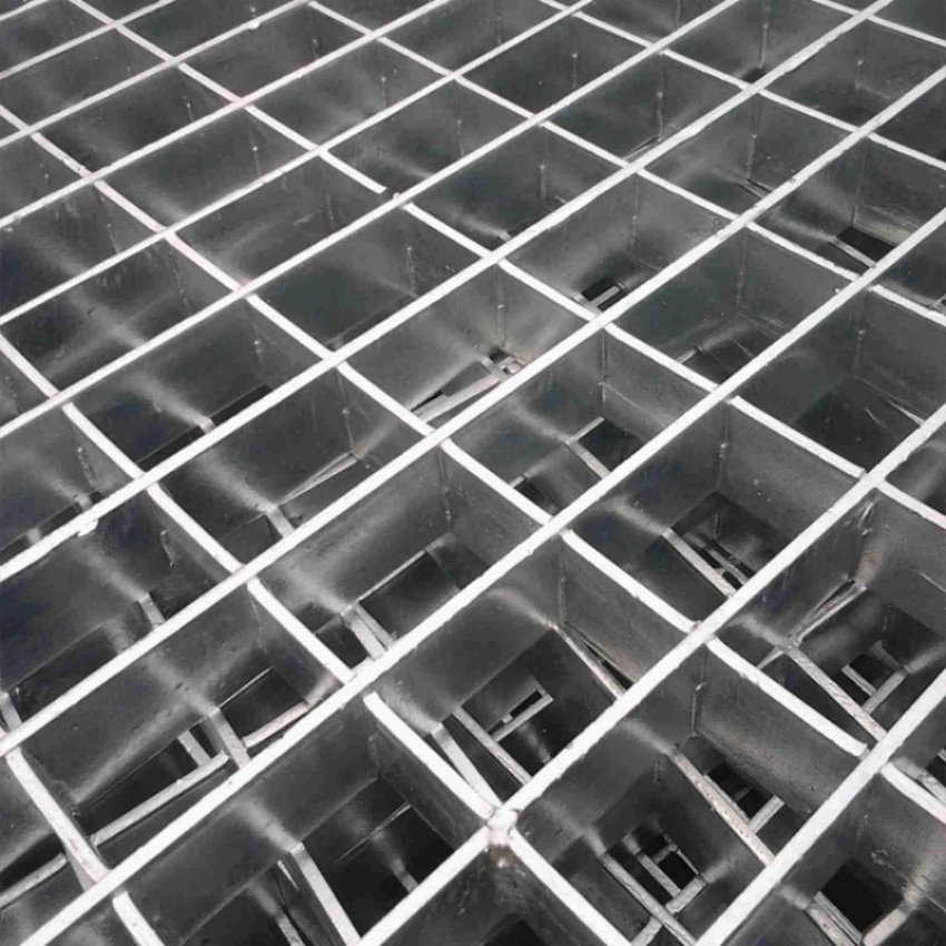 32*5mm Galvanized Walkway Panel Driveway Cover Metal Floor 6m*1m Serrated Steel Grating Car Park