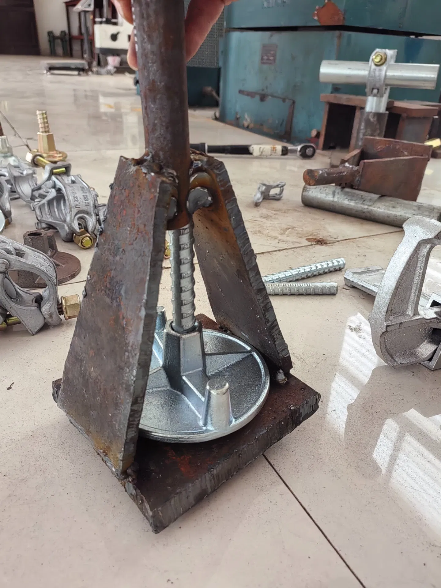 90DIN Formwork Round Swivel Coupling Bar Nut Articulated Nut for Tie Rod