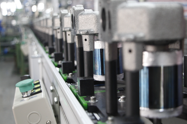 Commercial Refrigeration Parts R134A Ice Maker Compressor Adw86 220V