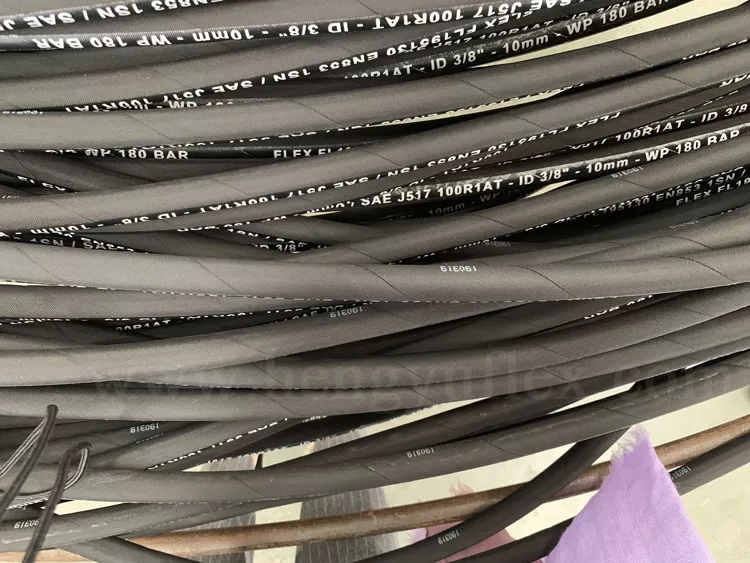 Гидравлический шланг EN853 1SN Alta Presion, резина