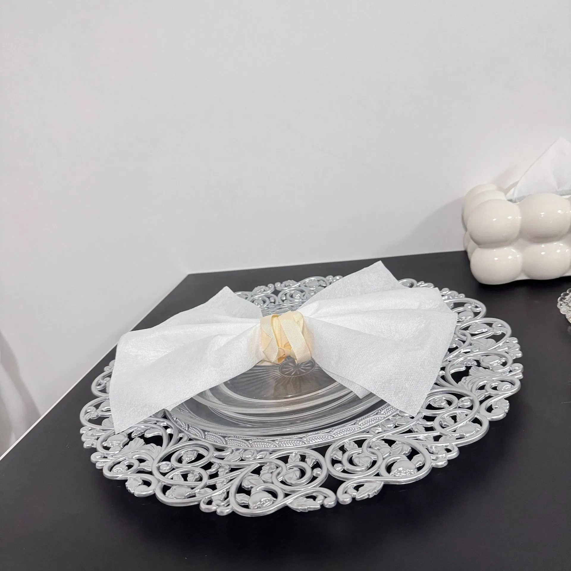 Luxury Wedding Elegant Round Silver Plated Acrylic Charger Plates for Events Party Decoration