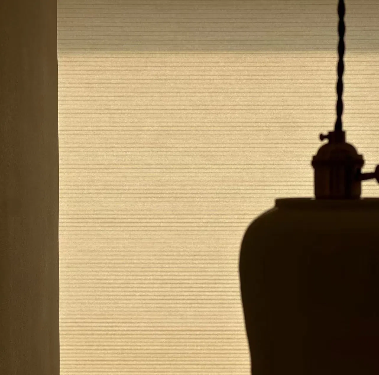 Not Easy to Accumulate Dust Custom Honeycomb Blinds for Workshops