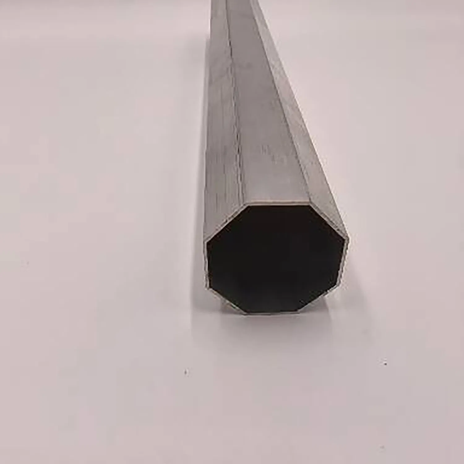 Premium Hollow Section Aluminum Curtain Pole for Elegant Interiors