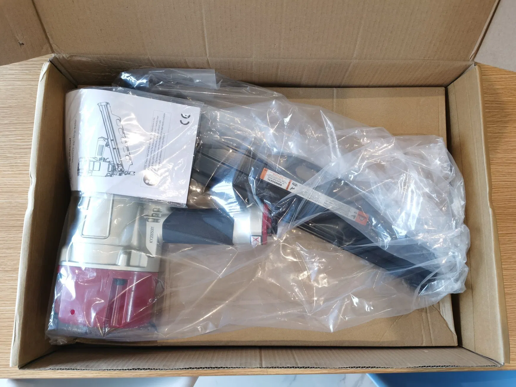 Пневматический гвоздезабивной пистолет SRN9021 21°