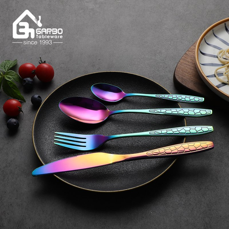 China Supplier Customized Colorful Kitchen Utensil Stainless Steel Cutlery Set with Dinner Knife and Fork