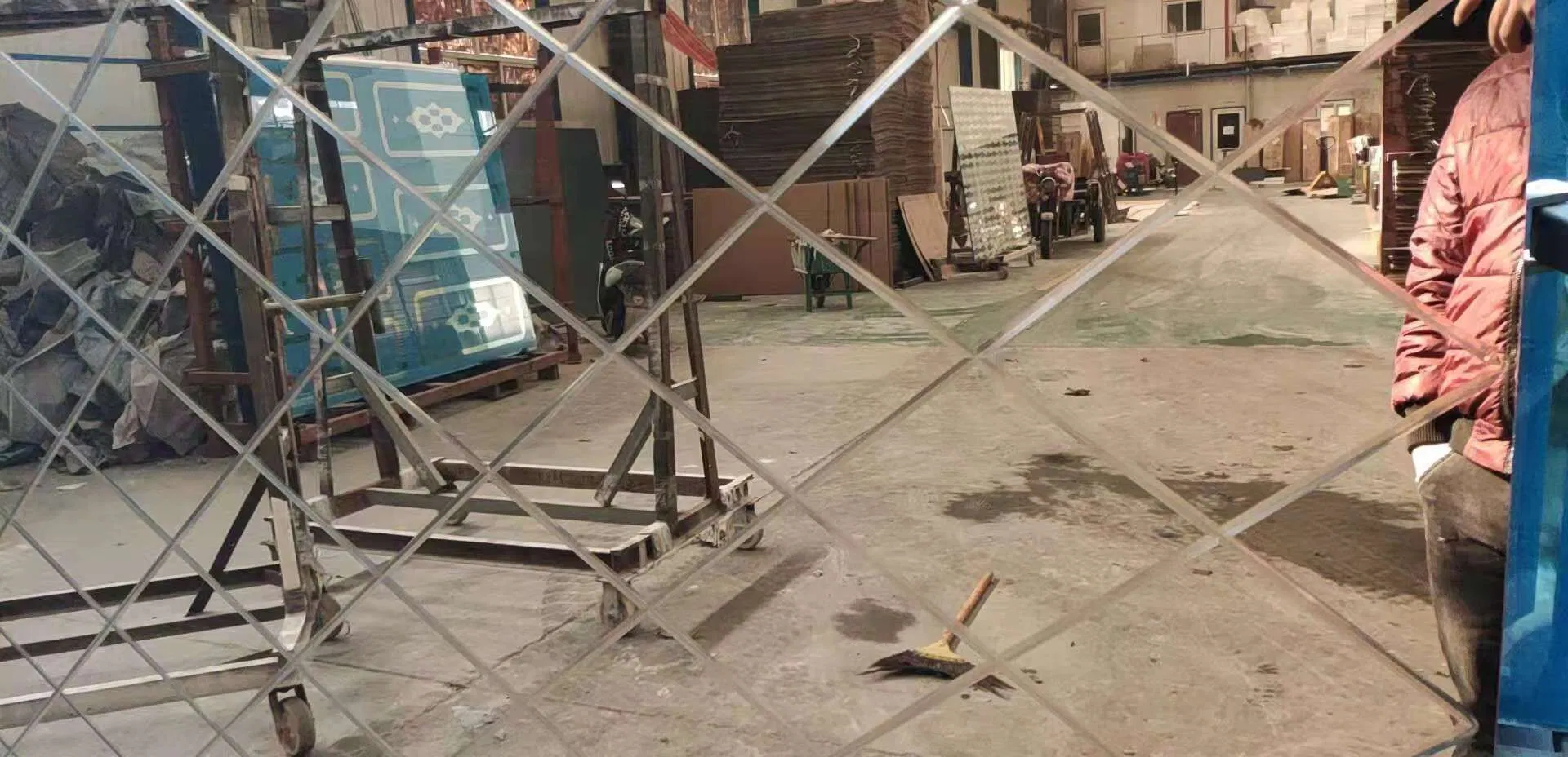 3.5mm-5mm Clear/Bronze/Black Art Mirror with design