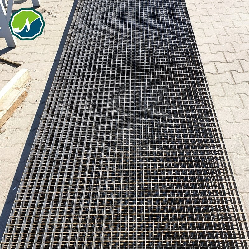 Factory Hot-DIP Galvanized Stainless Steel Iron Grating for Outdoor Exterior Stair Treads and Platform Walkways in Building Projects