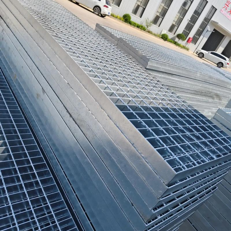 Retrofit-Ready Special-Shaped Interlocking Steel Grating for Renovation Projects