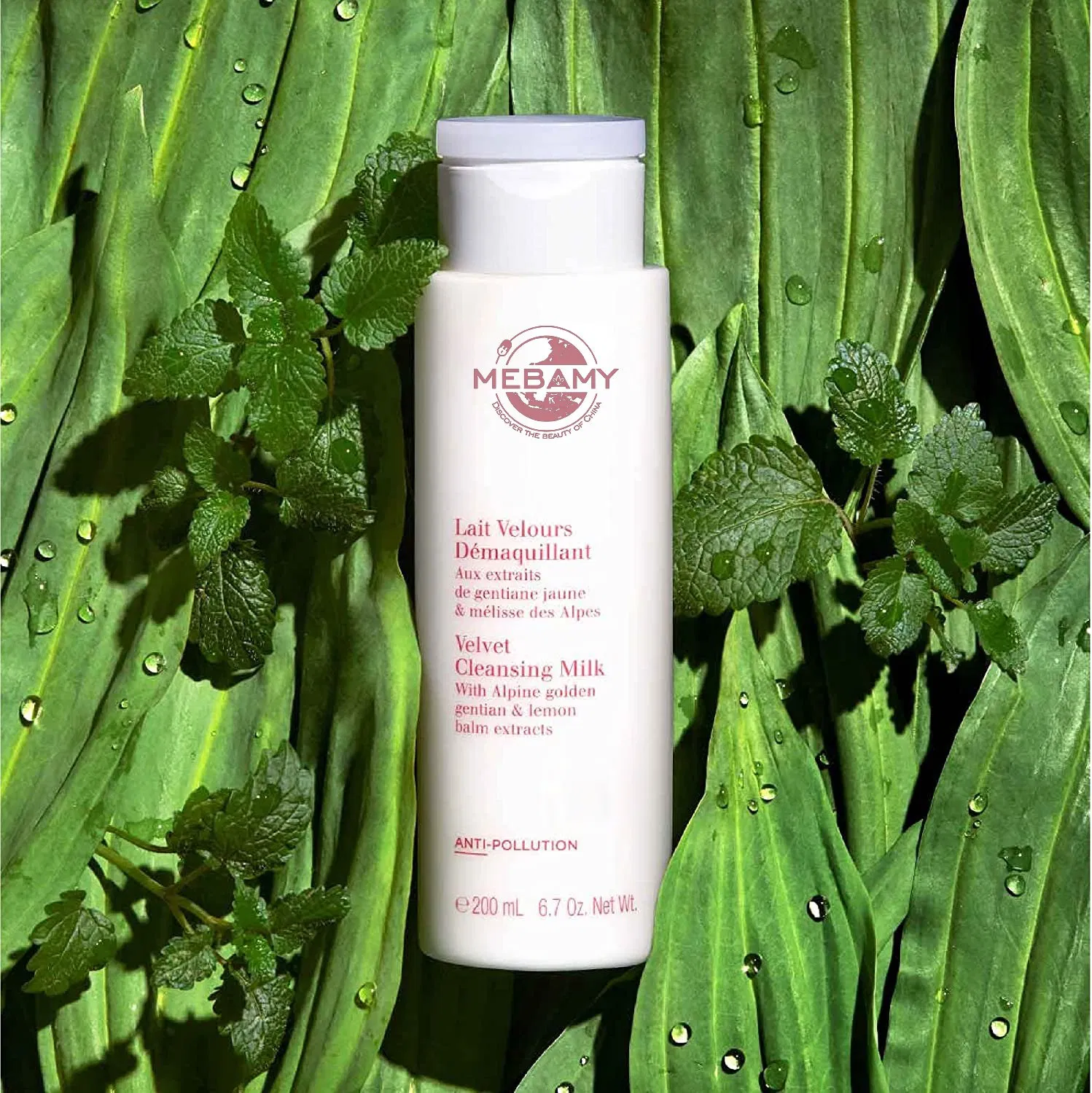 Gentle Revitalizing Cleanser for Hydrated and Radiant Skin