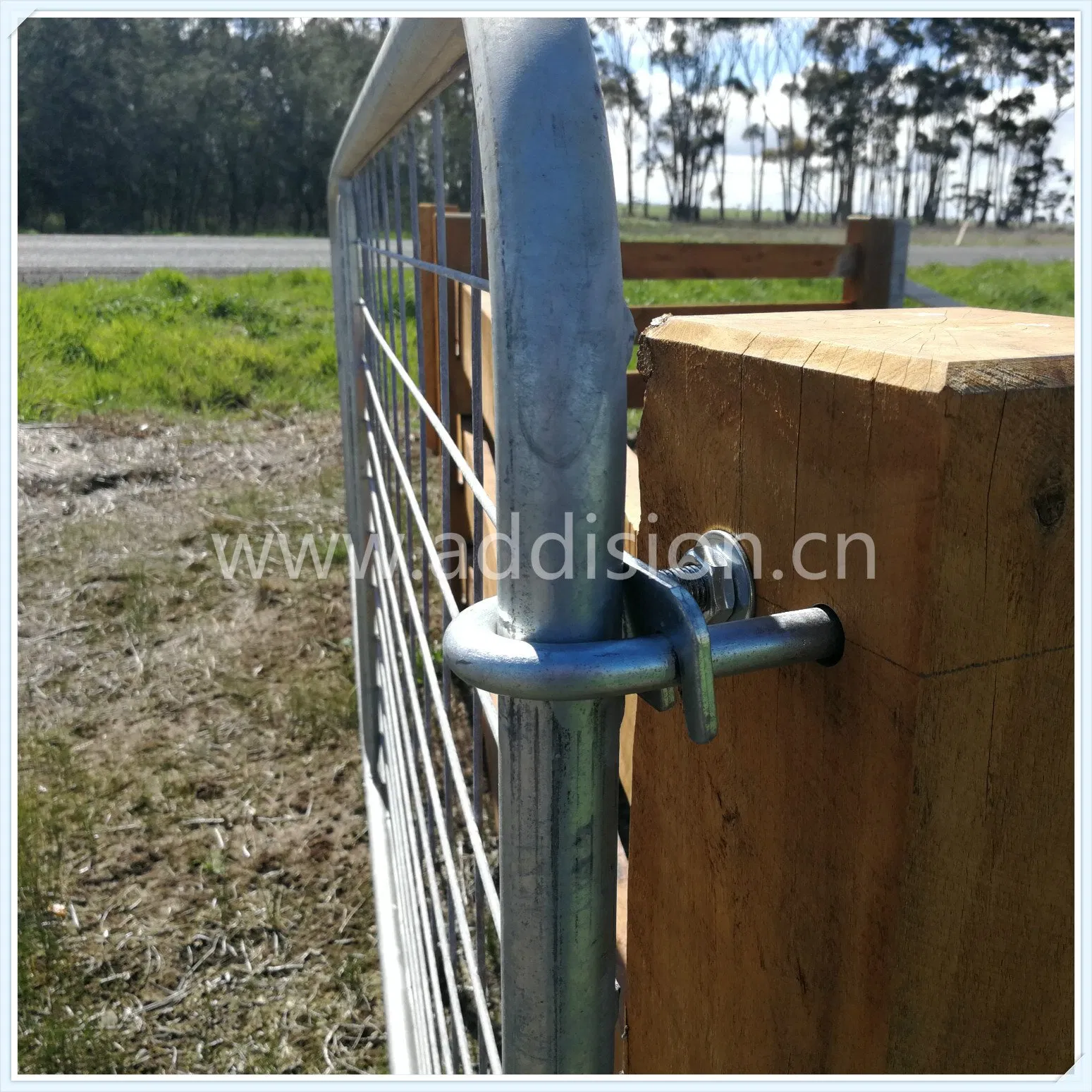 N I Stay Steel Gate Farm Sliding Gate with Hinge