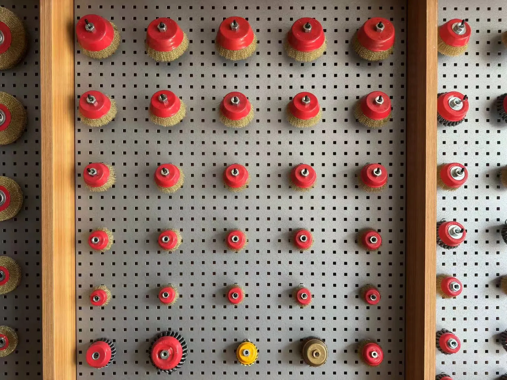 Чашечные щетки для тяжелых работ, оптом