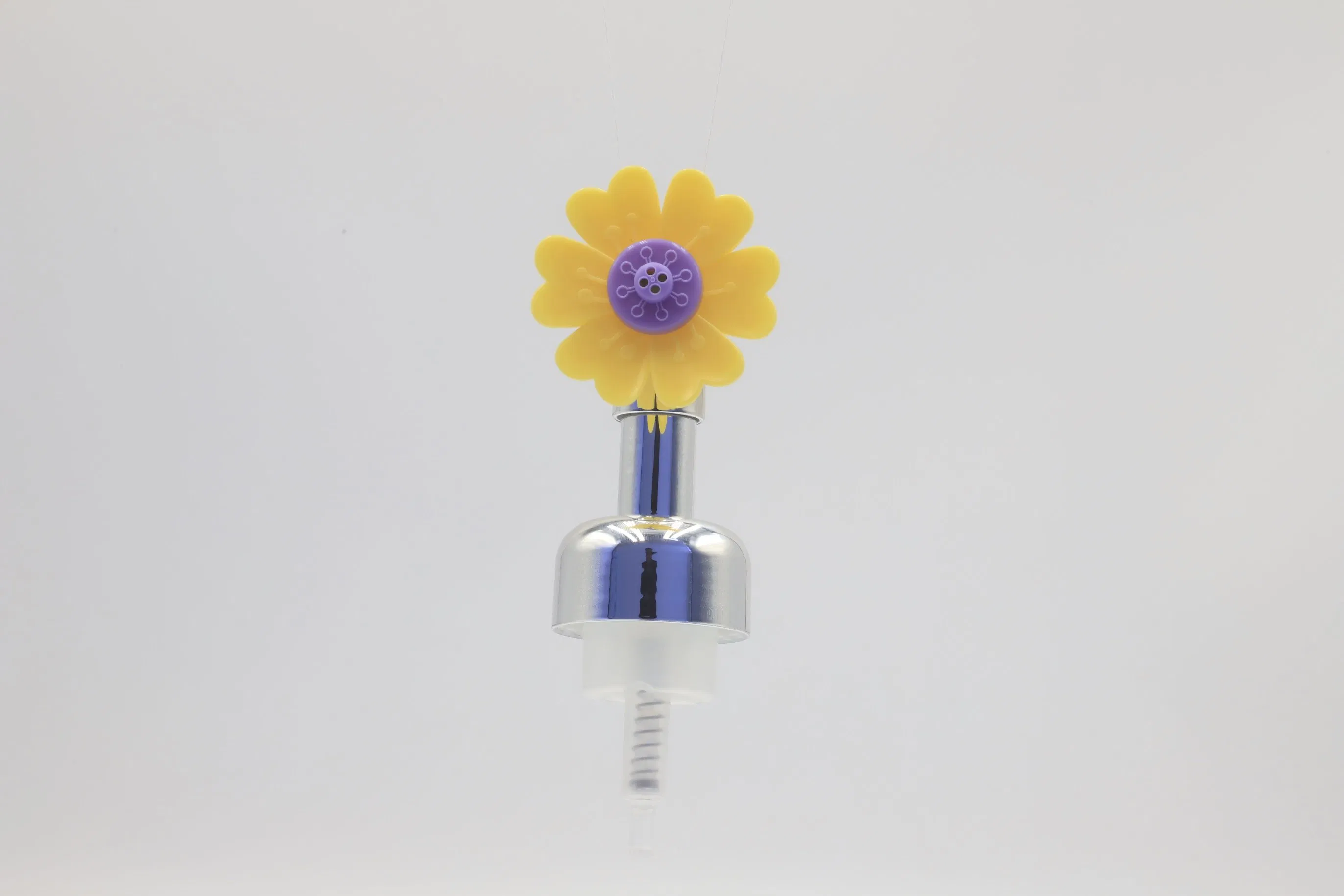 43mm Flower Design Soap Dispenser Pump Foamer Pump with ISO Standard