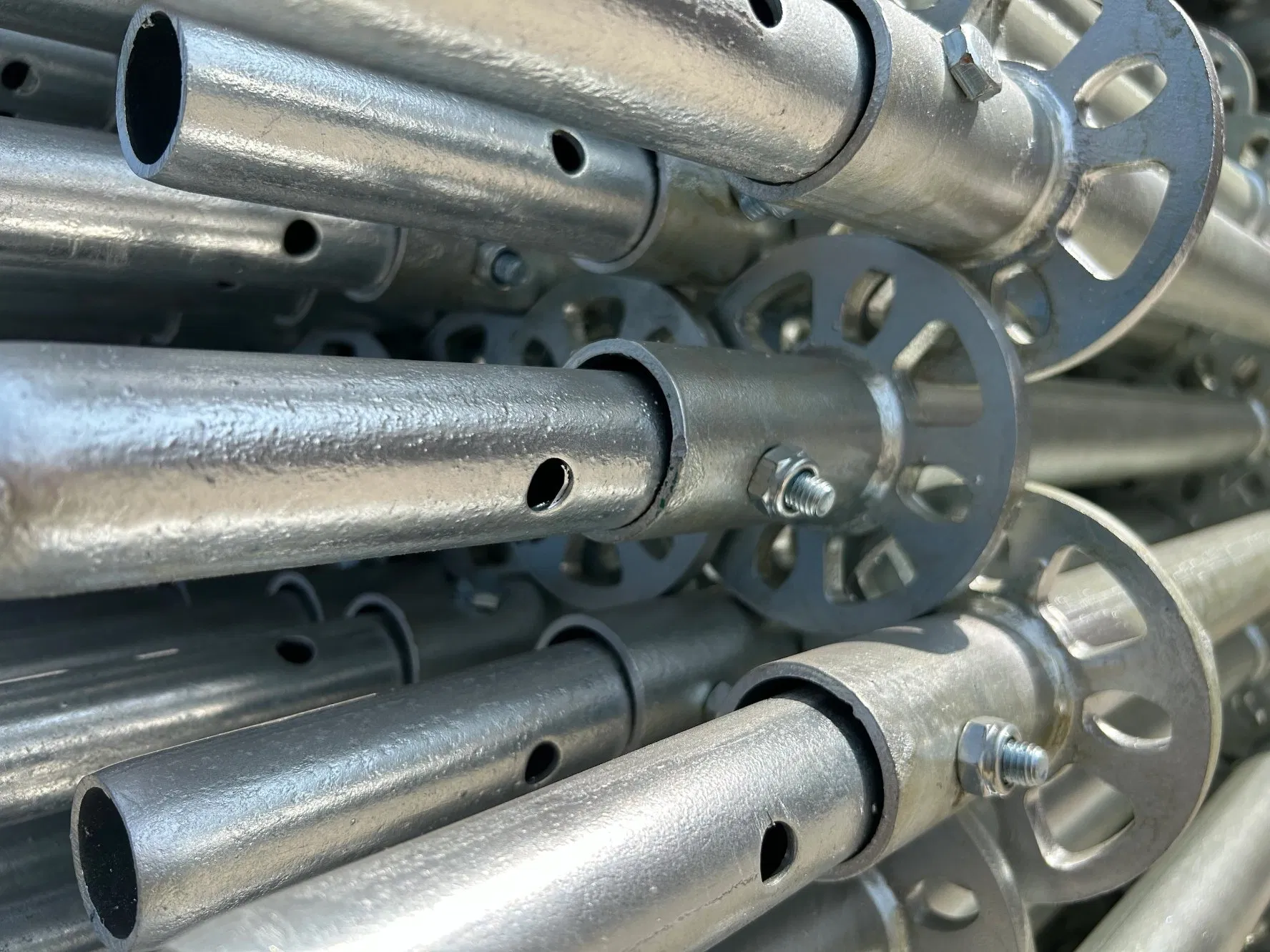 Rapid Scaffolding Heavy Duty Layher HDG/Painted/Powder Coated Galvanized Scaffold System Price Standard Ledger Brace Ringlock Steel Scaffolding for Sale