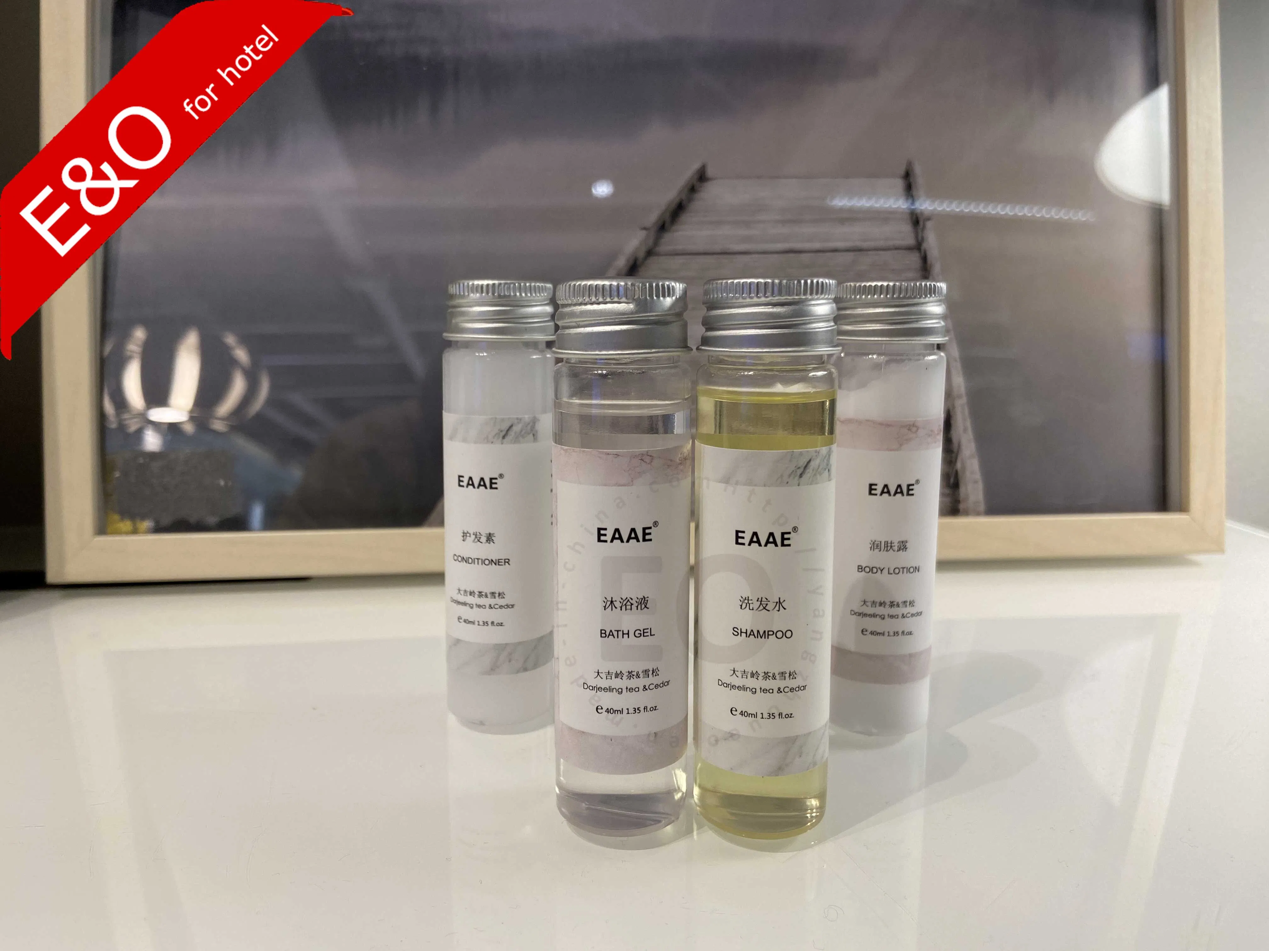Disposable Eco Hotel Toiletries Sets with Shampoo Bottle