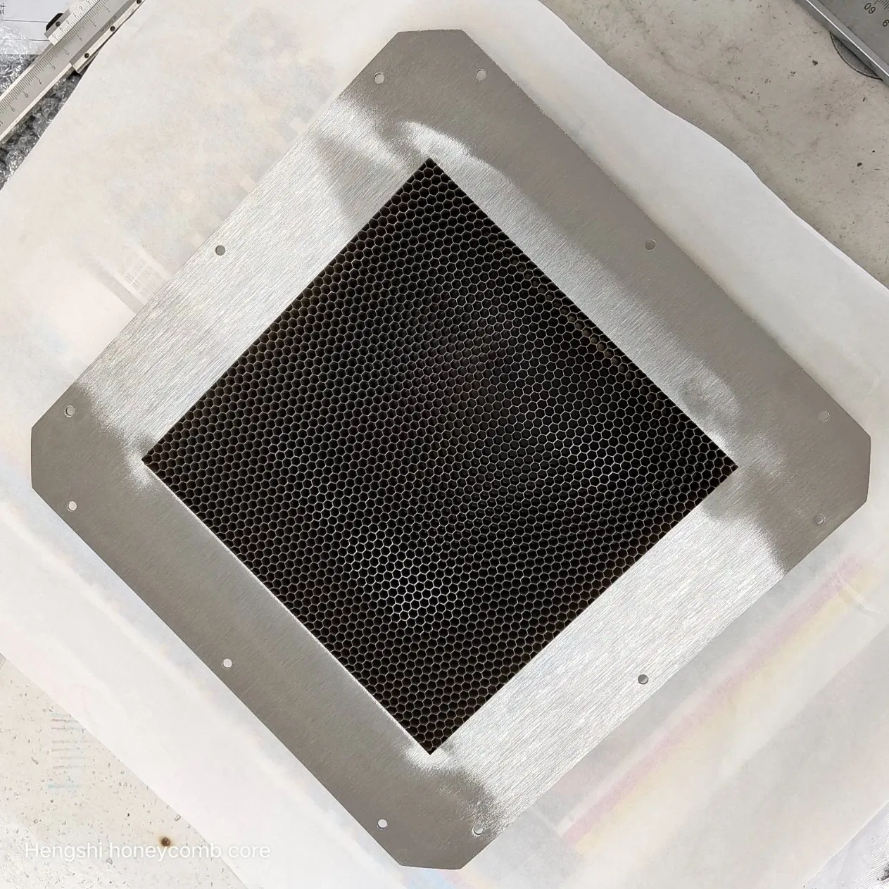 Factory Price Honeycomb Wave Guide Vent for EMC EMI and Fr Mir