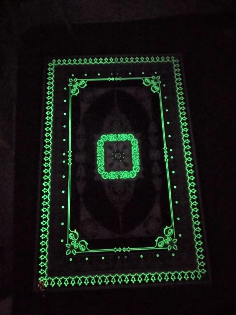 Керамическая плитка с золотым узором и подсветкой 1800x1200мм