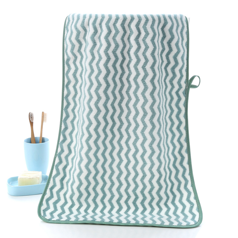 Wholesale Large Sand Free Stripe Hotel Pool Microfiber Beach Towels with Custom Print