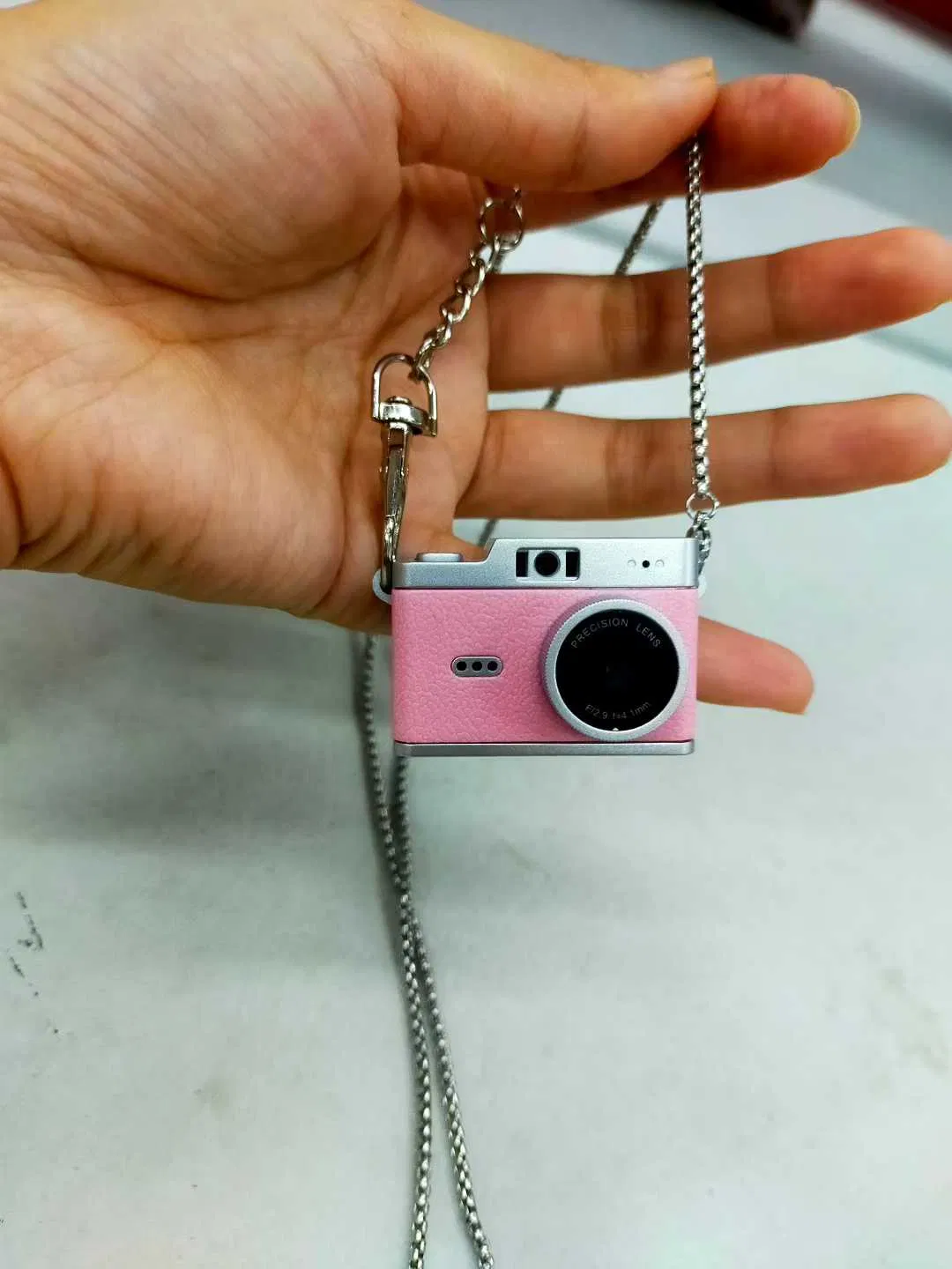 Mini Retro 1080P HD Kids Camera with CMOS Sensor and Keychain Mini Camera