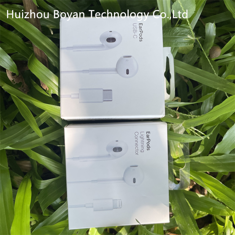 Наушники проводные с USB-C, белые