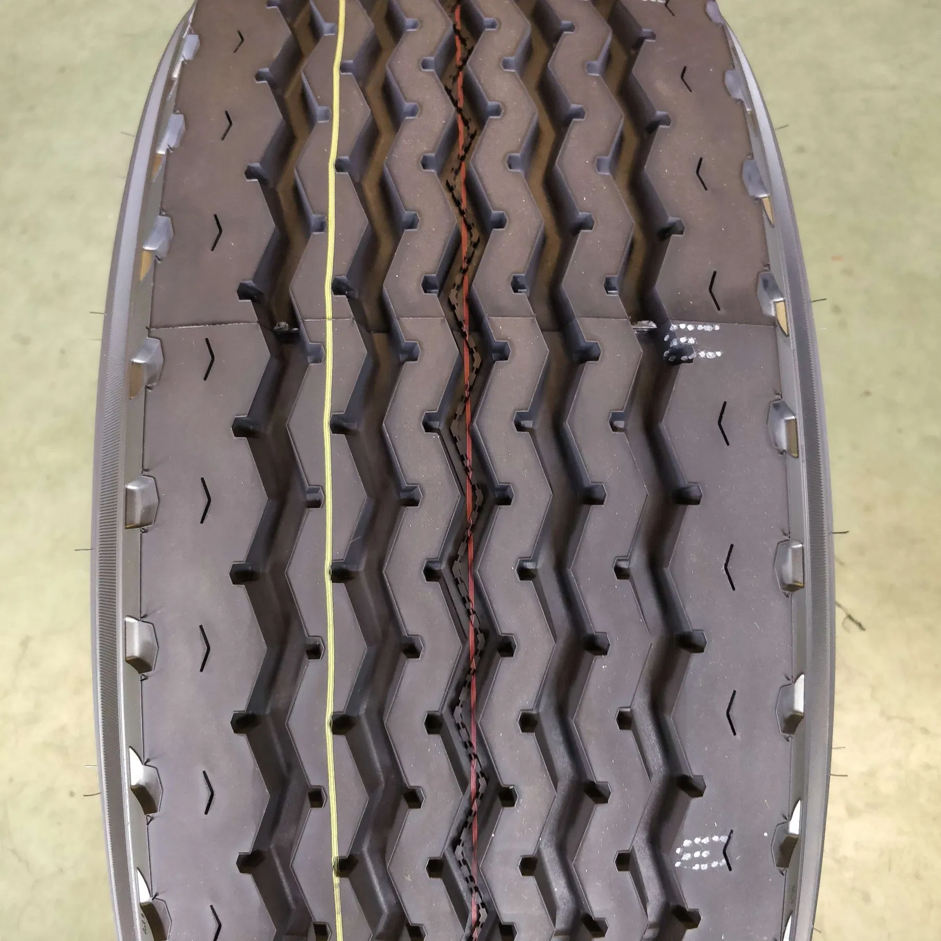 Шины грузовые радиальные 295/80R22.5, 315/80R22.5, 12R22.5, 12.00R24, 12.00R20