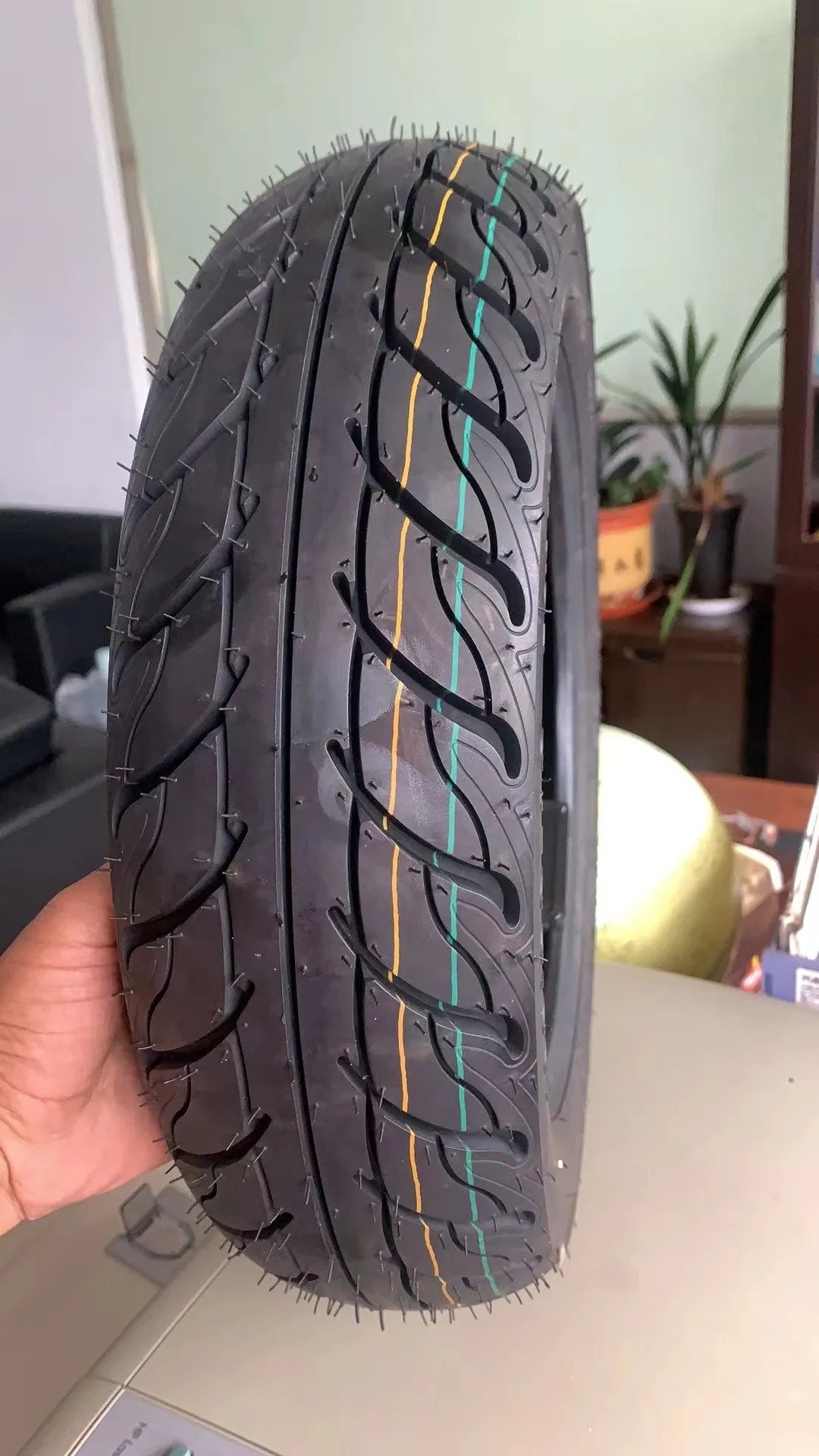 Мотошина SYM Symphony 110/70-16 бескамерная