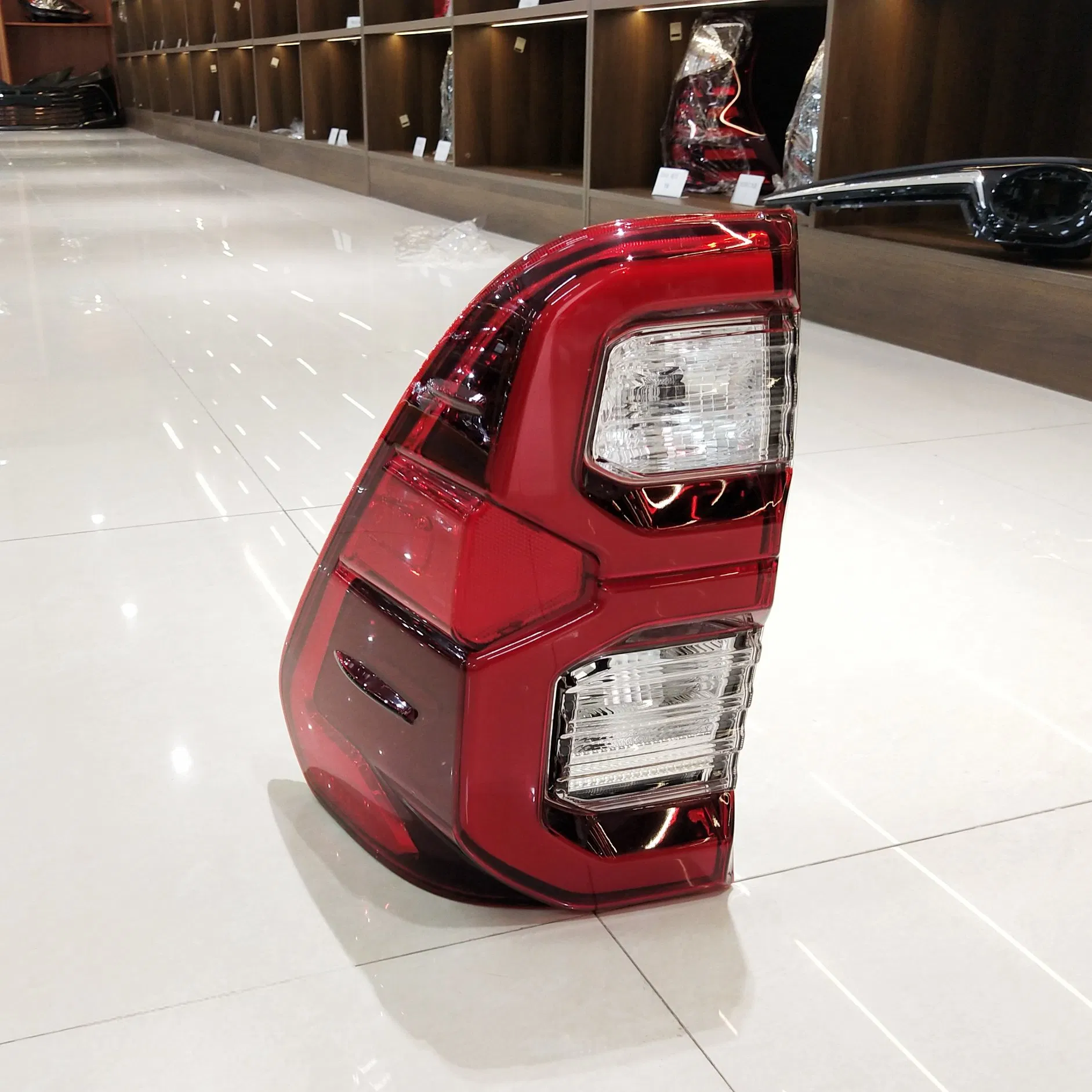 Задний фонарь для Toyota Hilux Revo/Rocco (с 2020 года)