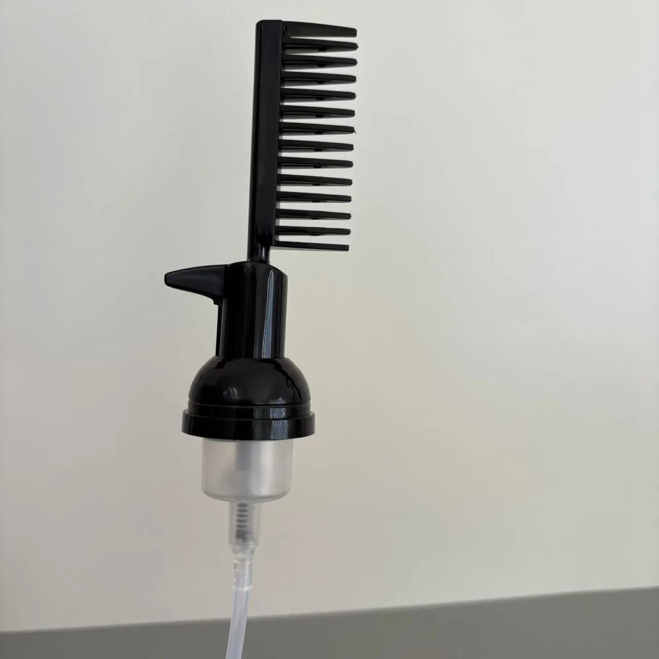 Best-Selling 2-in-1 Root Hair Dye Applicator Bottles with Comb, Pump Cap and Regular Cap