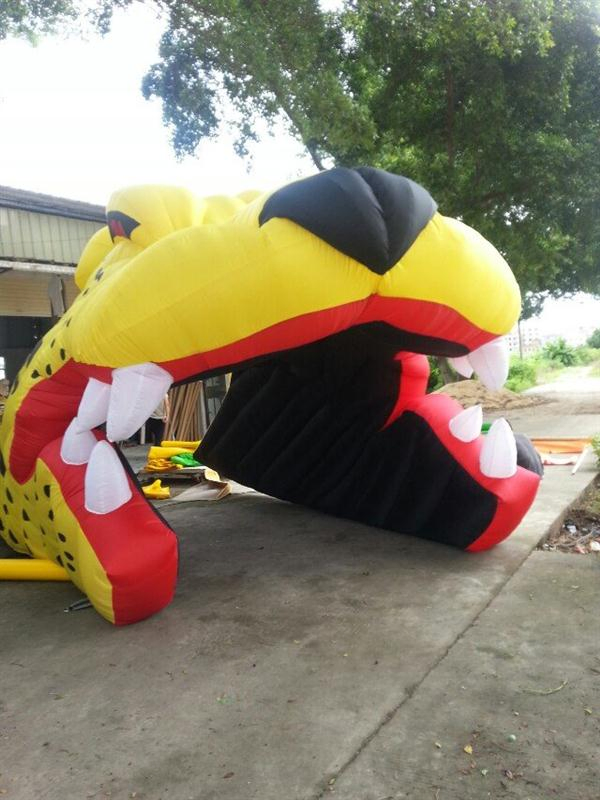 2023 New Hot Sale Inflatable Alligator Blast Tunnel for Sports