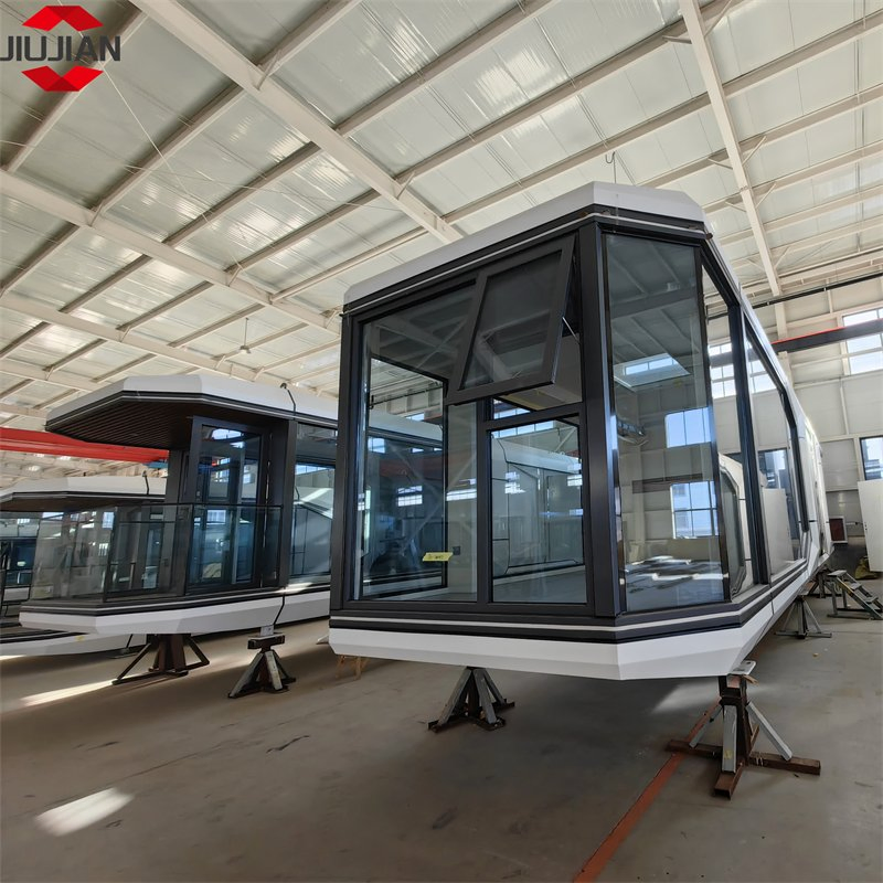 Outdoor Prefabricated Mobile Camping Mobile Mini Luxury Space Capsule