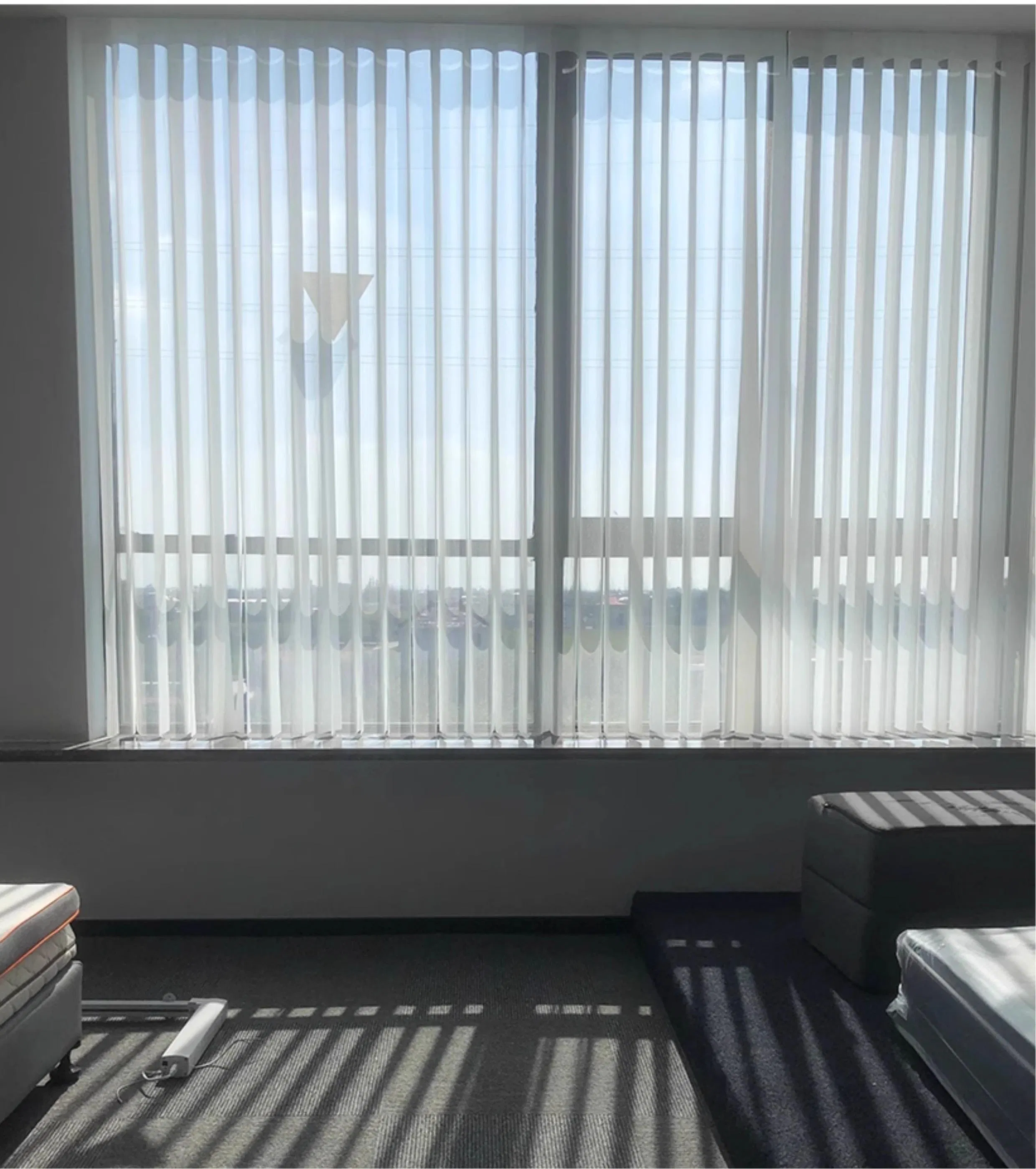 Sisheng Luxury Fashionable Venetian Blinds for Home with Battery Operated