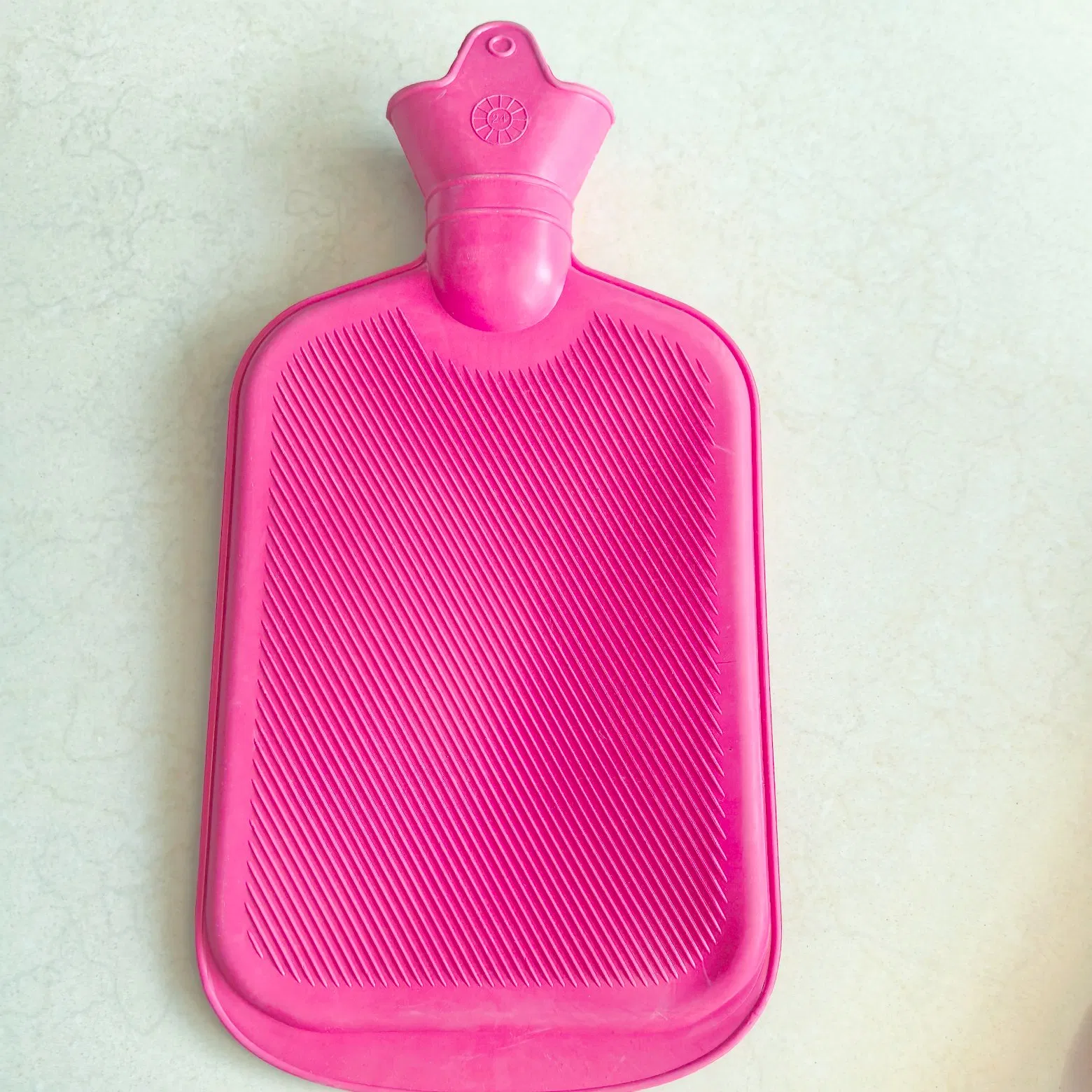 Medical Odorless Rubber Hot Water Filling Bottle Hot-Water Bag with Knit Cover