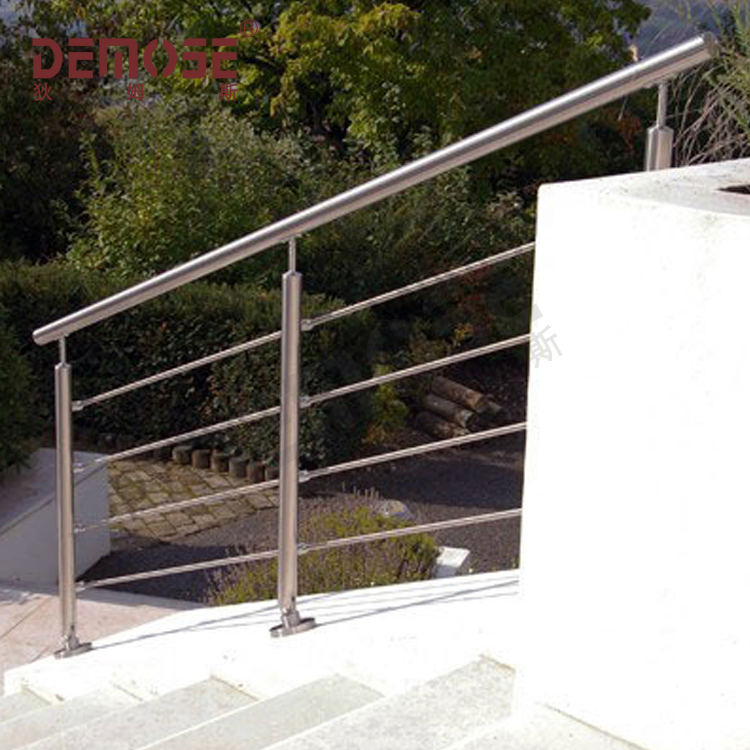 Exterior Ss 304 Railings with Polished Finish for Durable Outdoor Use