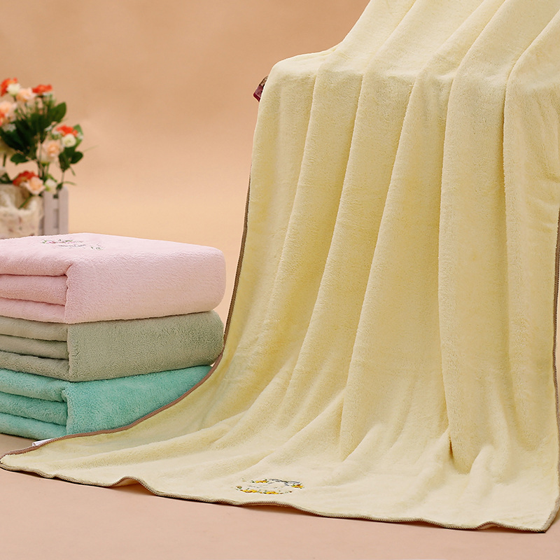 Microfiber Super Absorbent Wholesale Custom Logo Embroidered Bathtowel for Home Hotel Beach