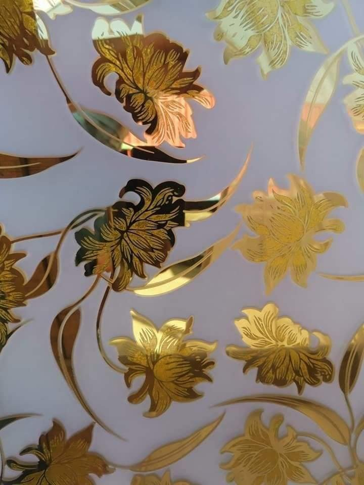 Golden Coated Production of Decorative Glass for Iraq Market
