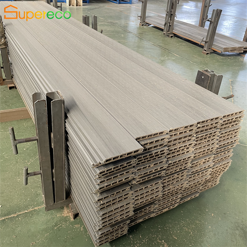 Outdoor Spc Colour Plastic Fencing Colour Board Fence for Wall Construction