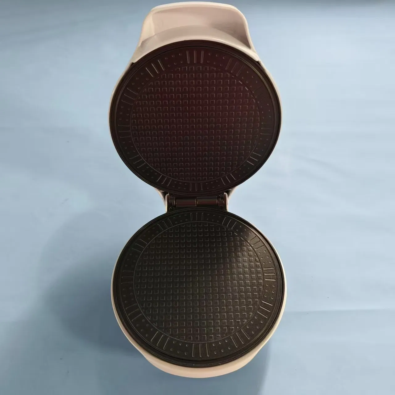 Portable and Durable Snack Maker Sandwich Maker for Convenient Outdoor Gatherings