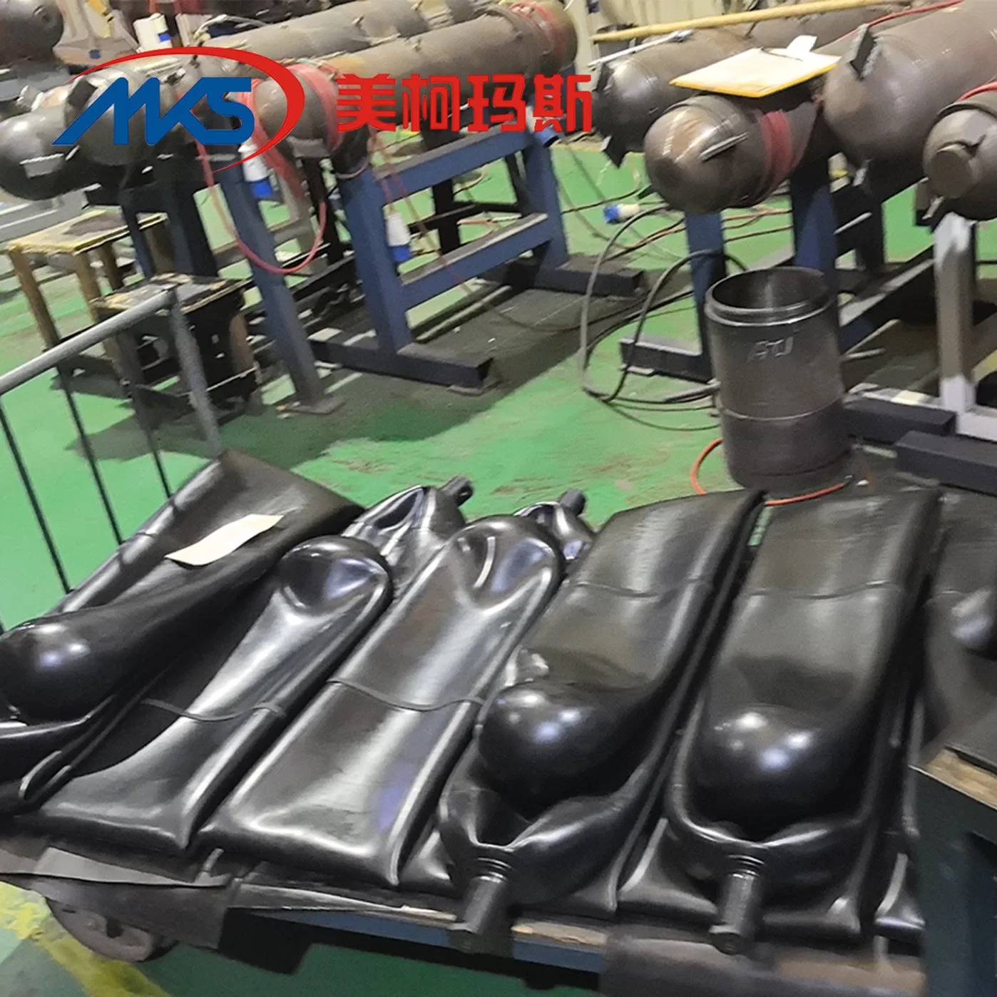 Гидравлический аккумулятор DPVD 108/165 для экскаваторов